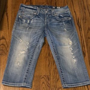 Size 26 Miss Me light wash Capri